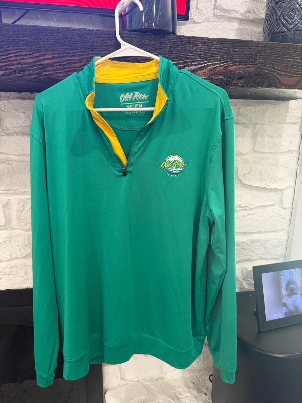 Old Row Men’s Golf Quarter Zip Pullover Green Yellow Medium